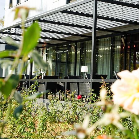 Hotel Criss ブカレスト エクステリア 写真