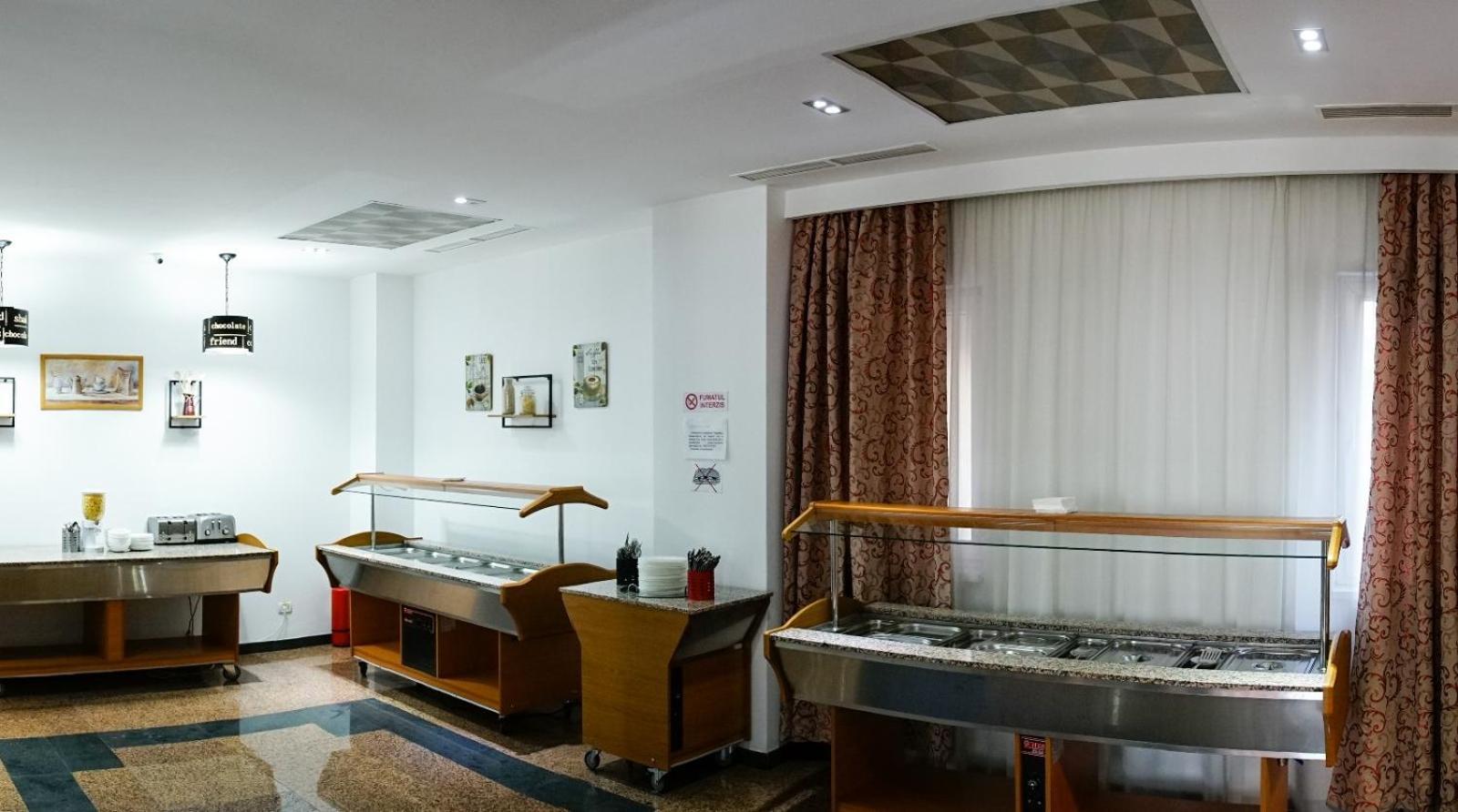 Hotel Criss ブカレスト エクステリア 写真