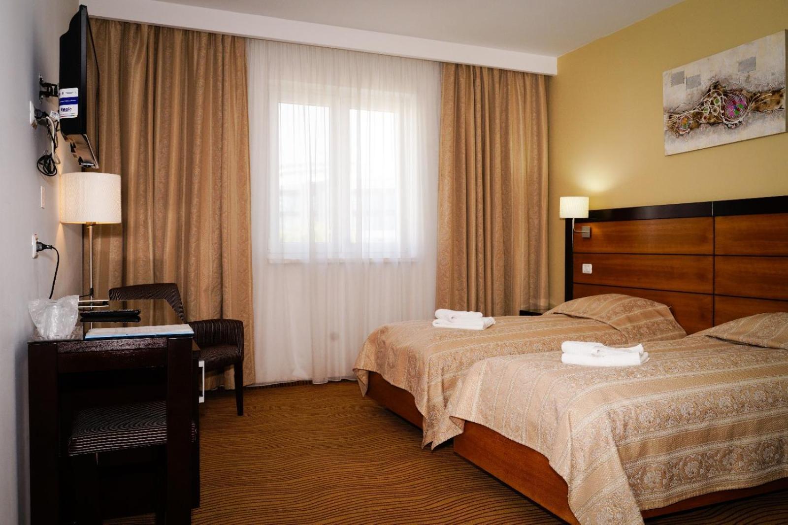 Hotel Criss ブカレスト エクステリア 写真