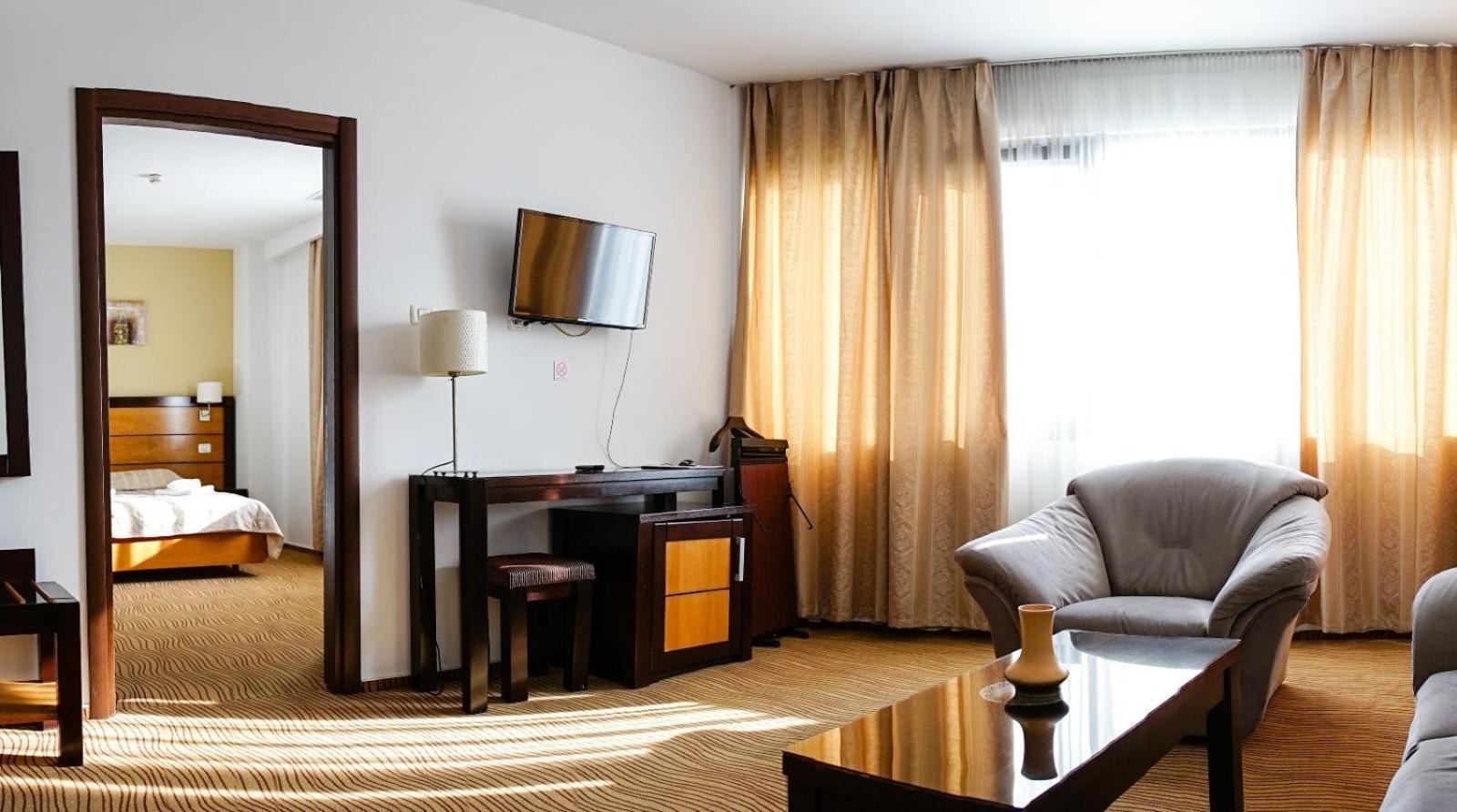 Hotel Criss ブカレスト エクステリア 写真